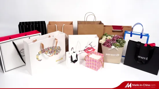 Bolsa de papel kraft blanca con impresión personalizada para compras de ropa.